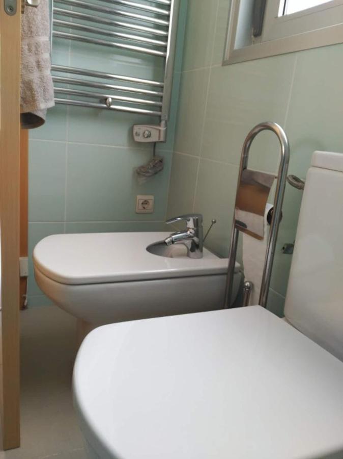 Stylish Flat, 2 Bathrooms And Swimming Pool, Next To The Beach! Sant Adrià de Besòs Eksteriør billede